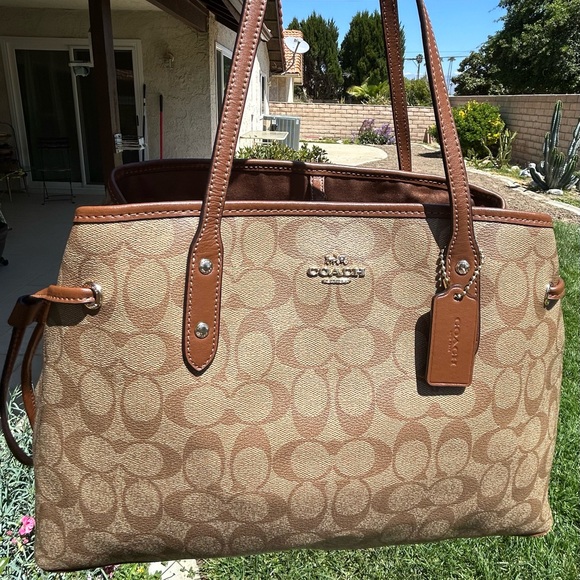 COACH Signature C Coated Canvas w/Leather Trim Side Cinch Carryall Tote - Picture 5 of 9